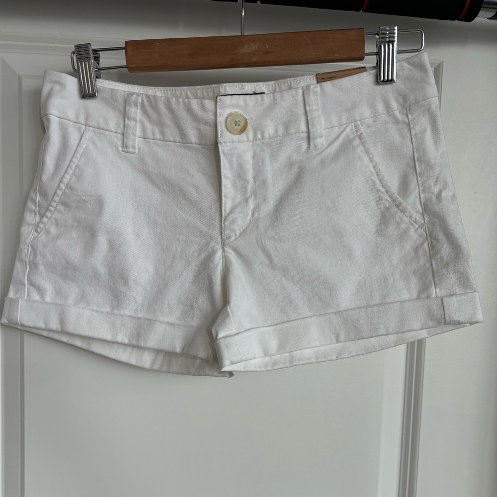 BNWT women’s shorts in white from American Eagle.